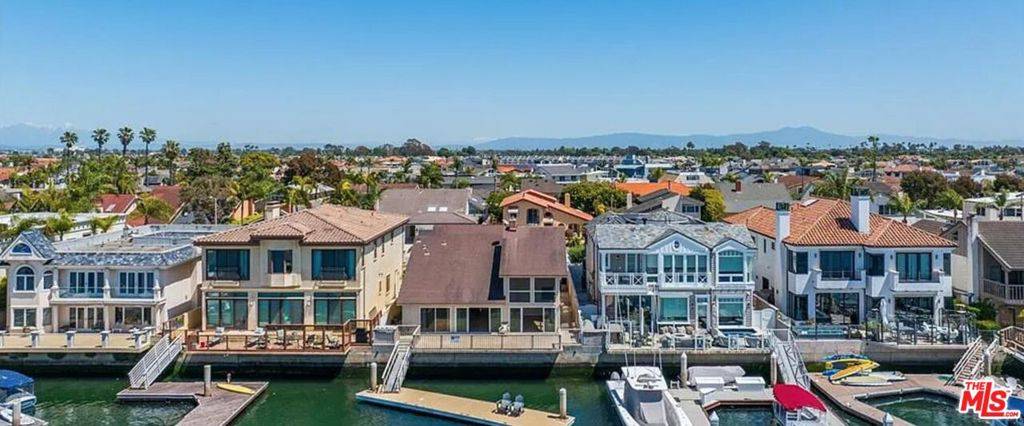 Huntington Beach, CA 92649,16661 Carousel LN