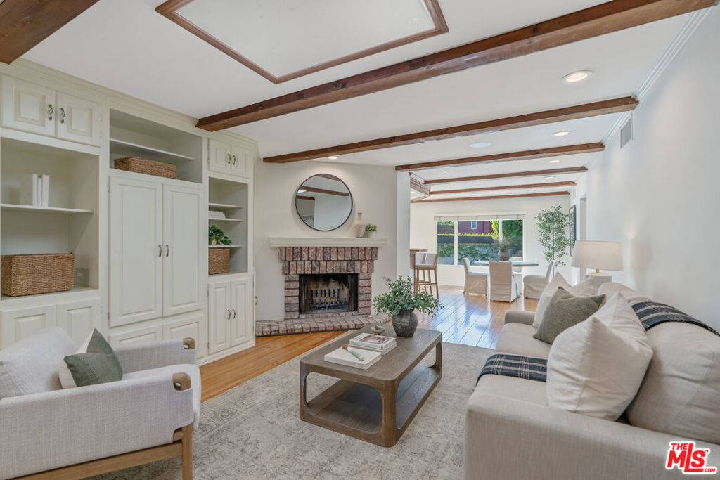 Woodland Hills, CA 91364,5403 Oakdale AVE