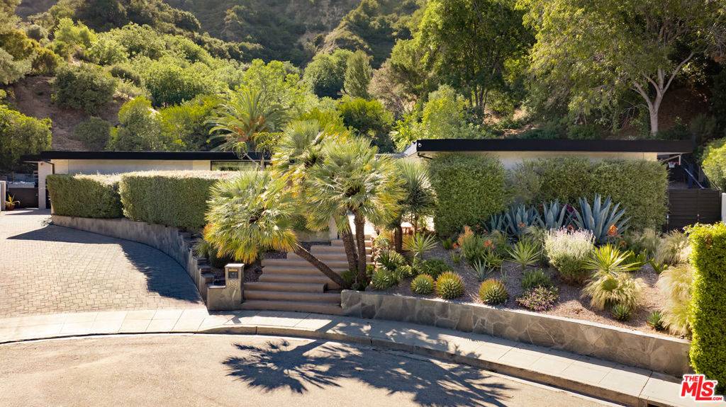 Beverly Hills, CA 90210,9991 Liebe DR