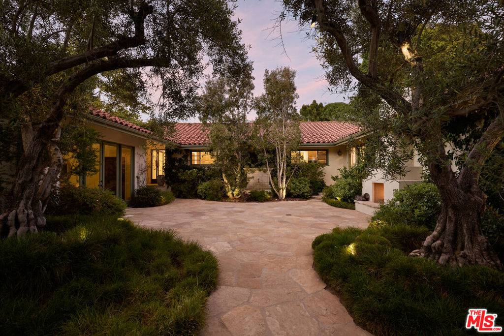 Pacific Palisades, CA 90272,1296 Capri DR