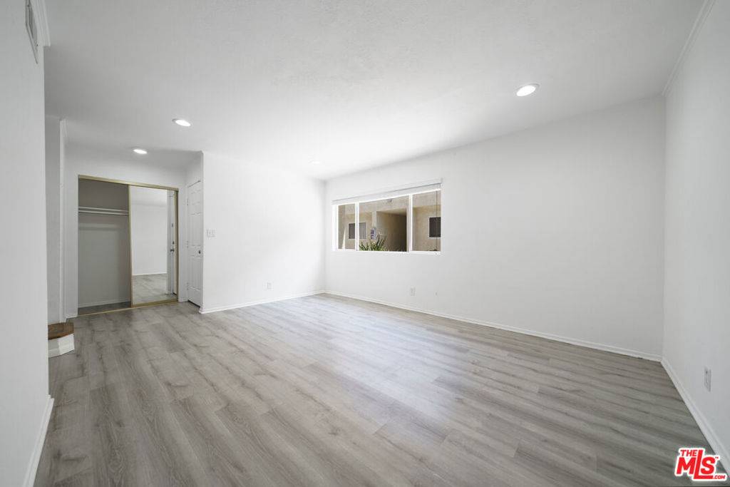 Reseda, CA 91335,7631 Reseda BLVD #79X