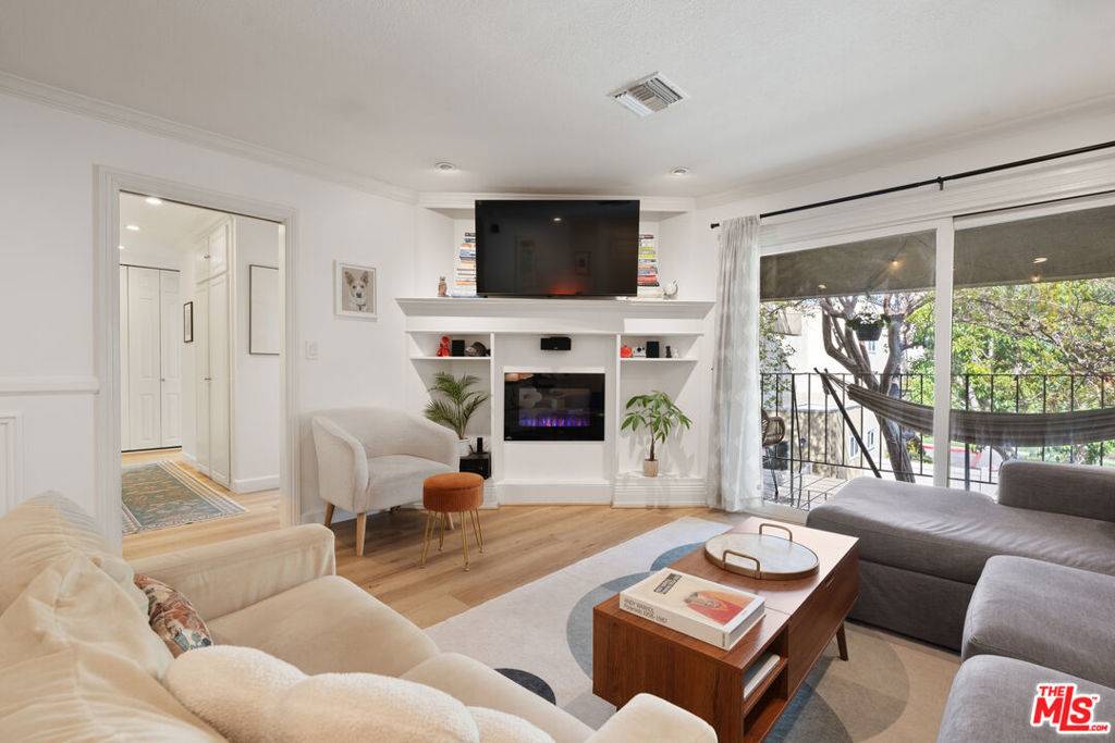 North Hollywood, CA 91602,11138 Aqua Vista ST #63