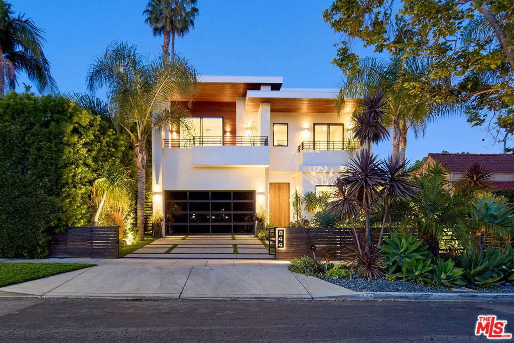 Los Angeles, CA 90046,844 N Harper AVE