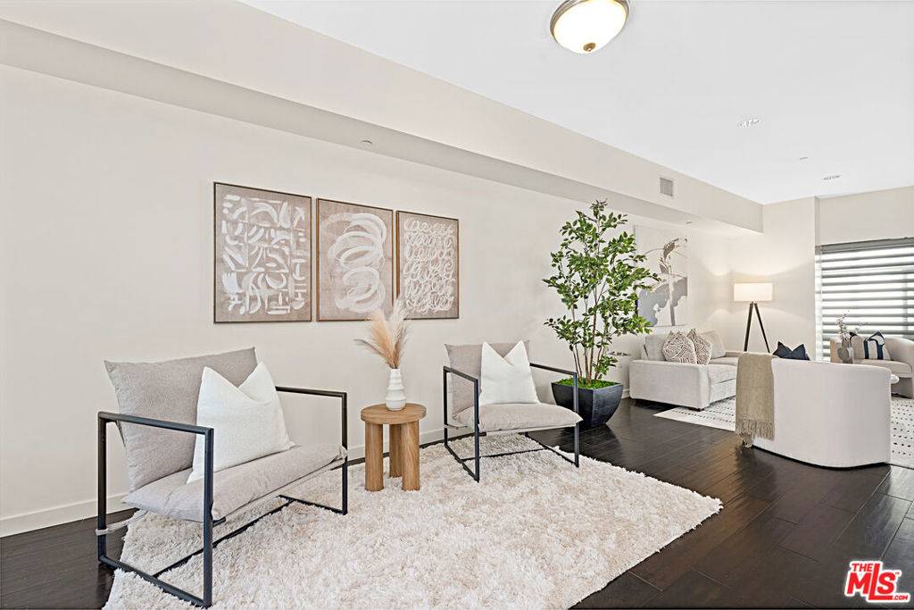 Marina Del Rey, CA 90292,3119 Via Dolce #116