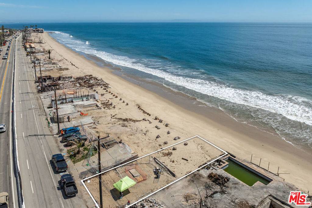 Malibu, CA 90265,21562 Pacific Coast HWY