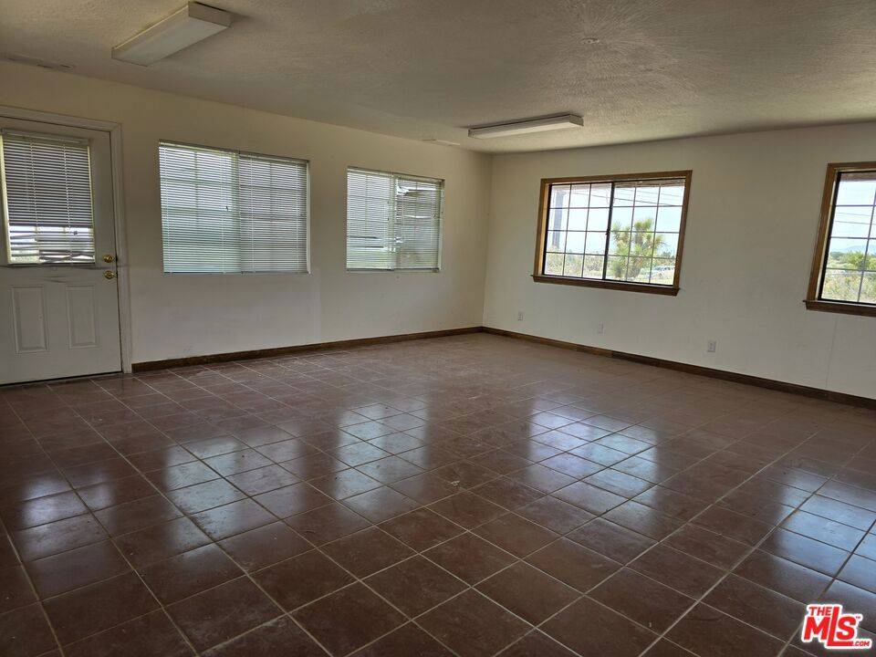 Pinon Hills, CA 92372,3385 State Hwy 138