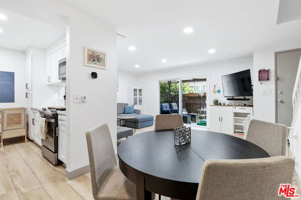 Montrose, CA 91020,2735 Piedmont AVE #6