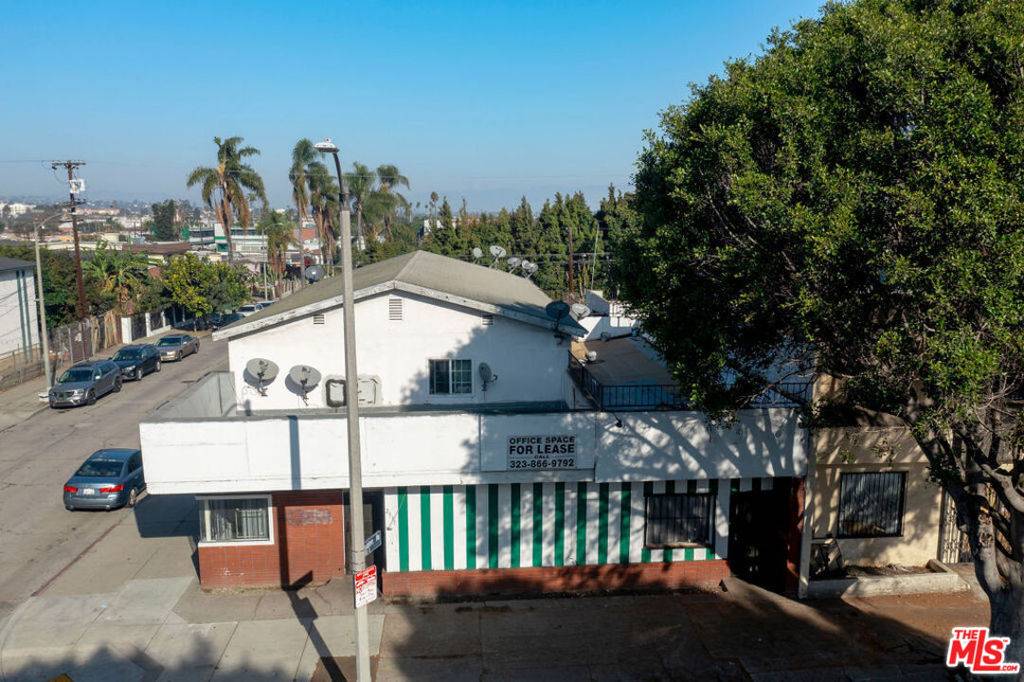 Los Angeles, CA 90043,2927 W Florence AVE