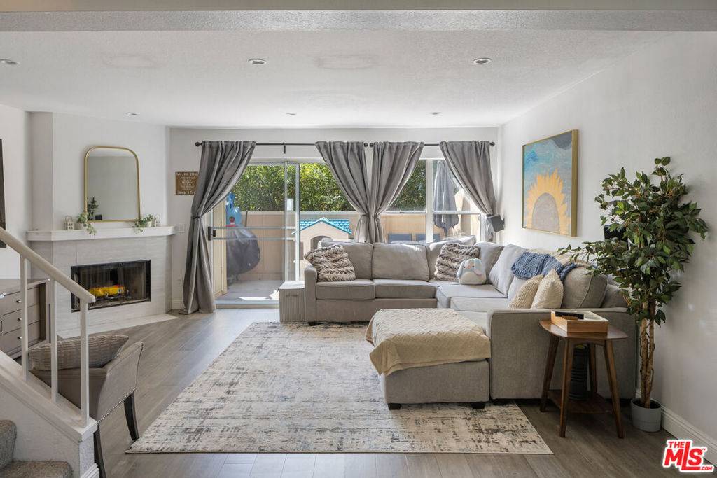 Simi Valley, CA 93065,2731 Erringer RD #85