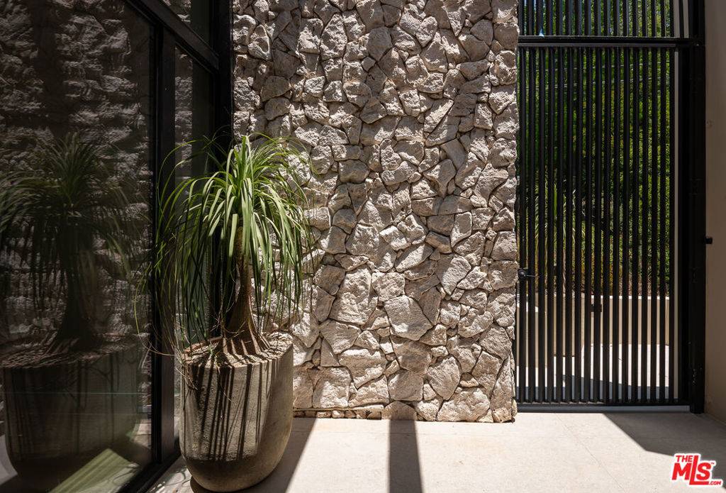 Studio City, CA 91604,3977 Oeste AVE