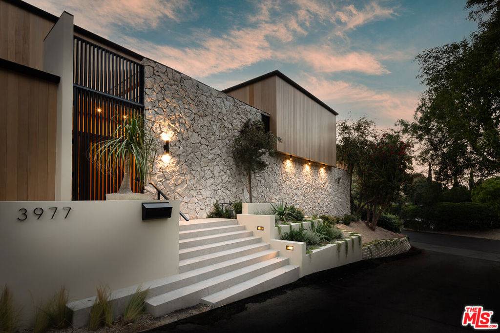 Studio City, CA 91604,3977 Oeste AVE