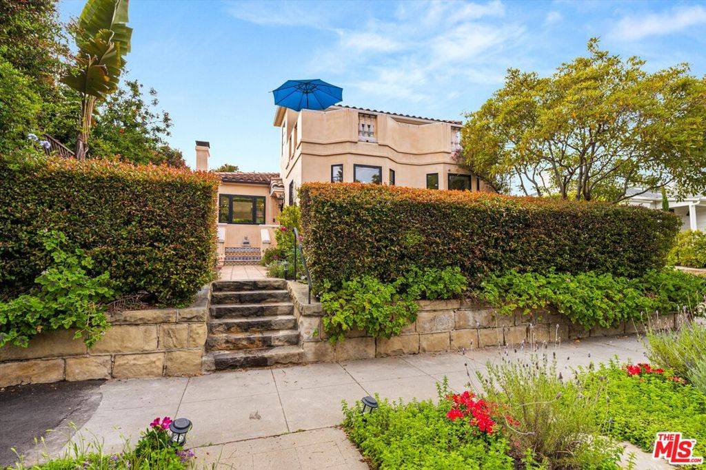 Santa Barbara, CA 93101,305 E Islay ST