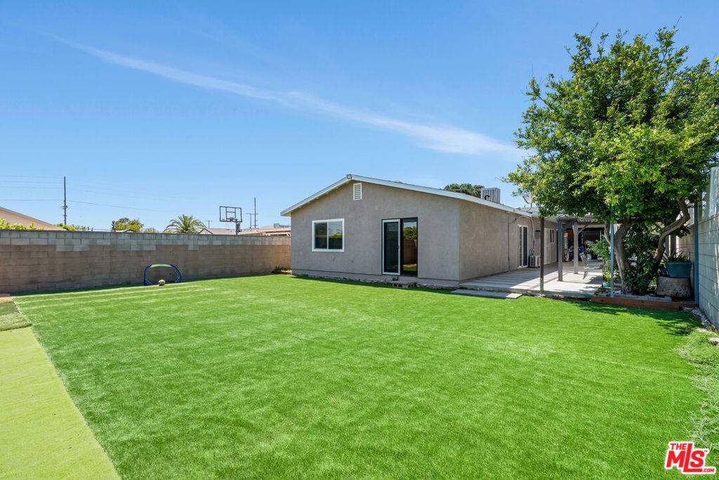Pacoima, CA 91331,13032 Glamis ST