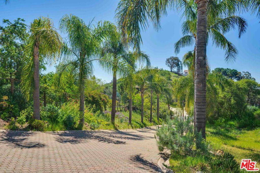 Topanga, CA 90290,2303 Tuna Canyon RD