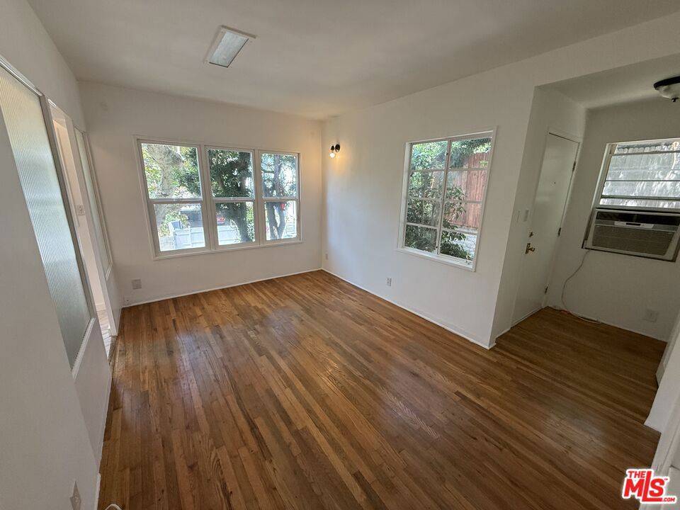 Los Angeles, CA 90077,1938 N Beverly Glen BLVD
