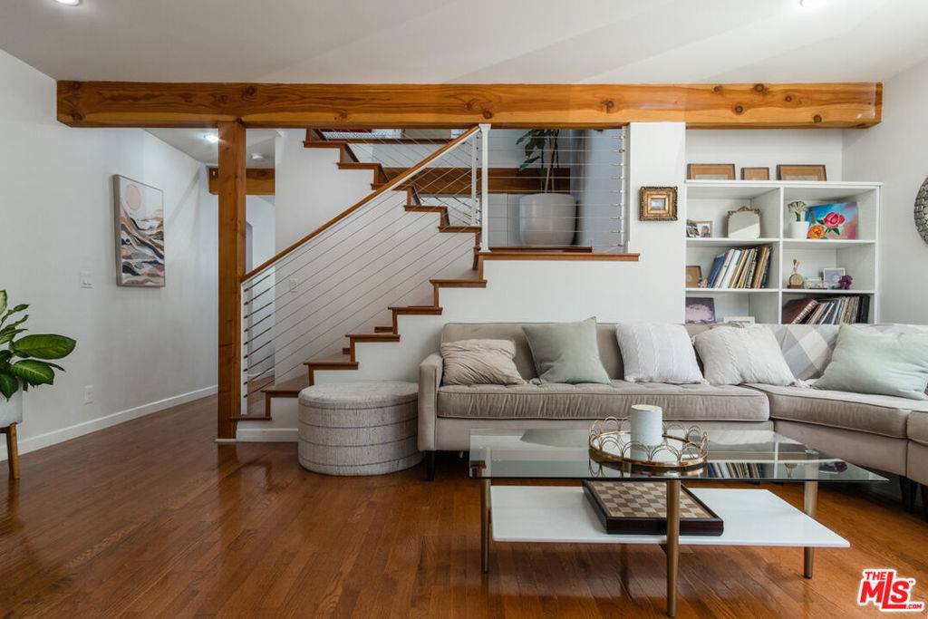 Glendale, CA 91208,1742 El Rito AVE