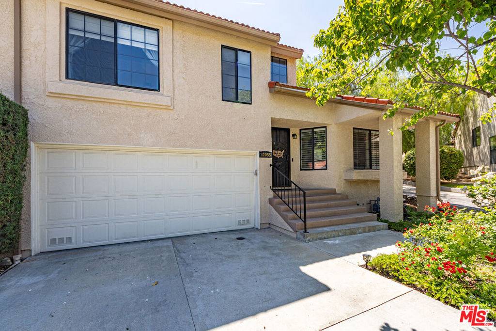 Newhall, CA 91321,20055 Avenue Of The Oaks #220
