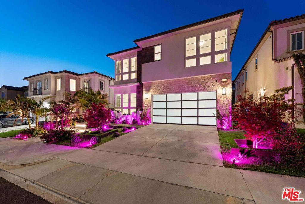 Porter Ranch, CA 91326,20761 Liana CT