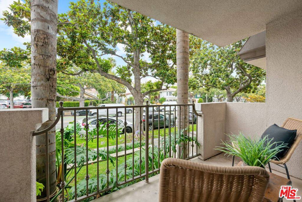 Santa Monica, CA 90404,1228 14th ST #104