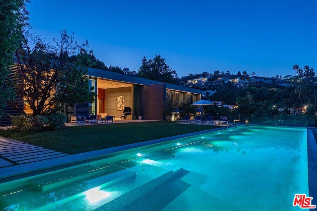 Los Angeles, CA 90077,670 Perugia WAY