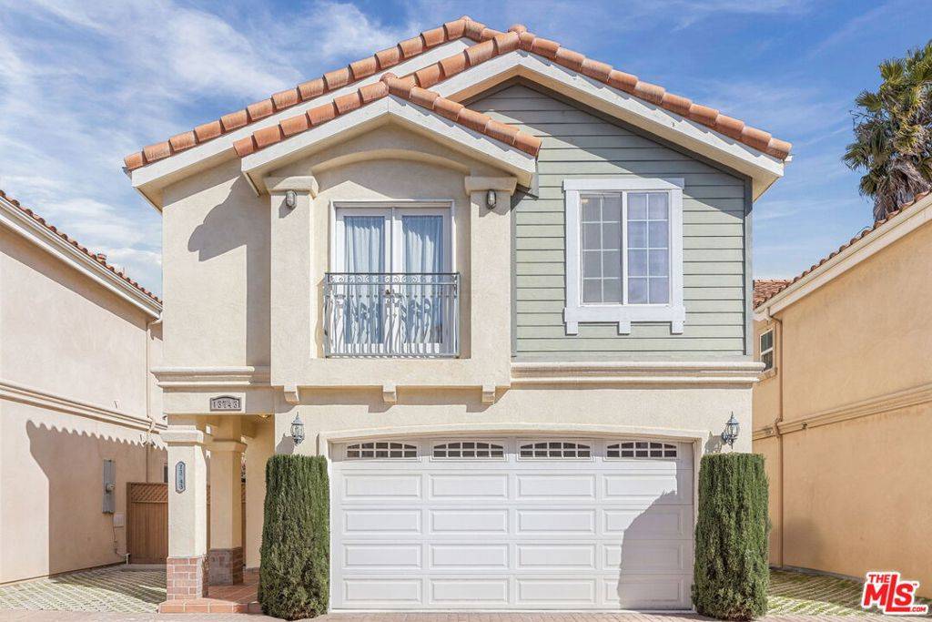 Hawthorne, CA 90250,13743 Cordary AVE