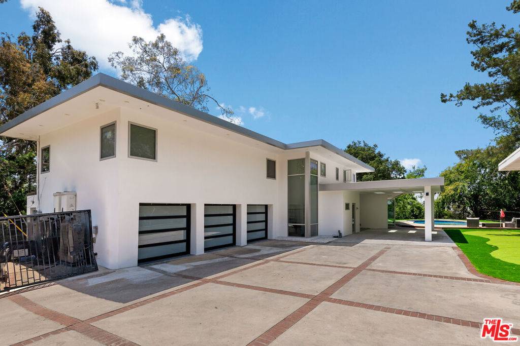 Monrovia, CA 91016,805 Norumbega DR
