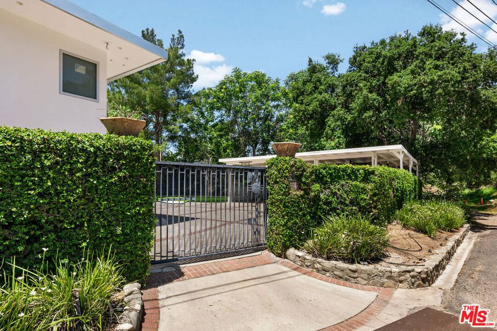 Monrovia, CA 91016,805 Norumbega DR