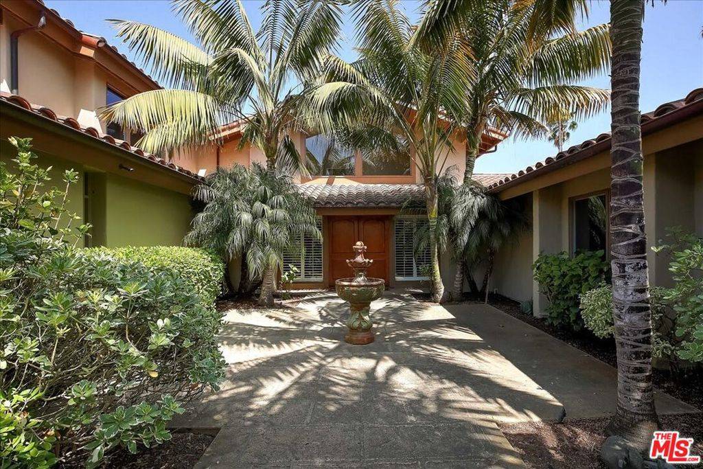 Santa Barbara, CA 93110,4099 Creciente DR