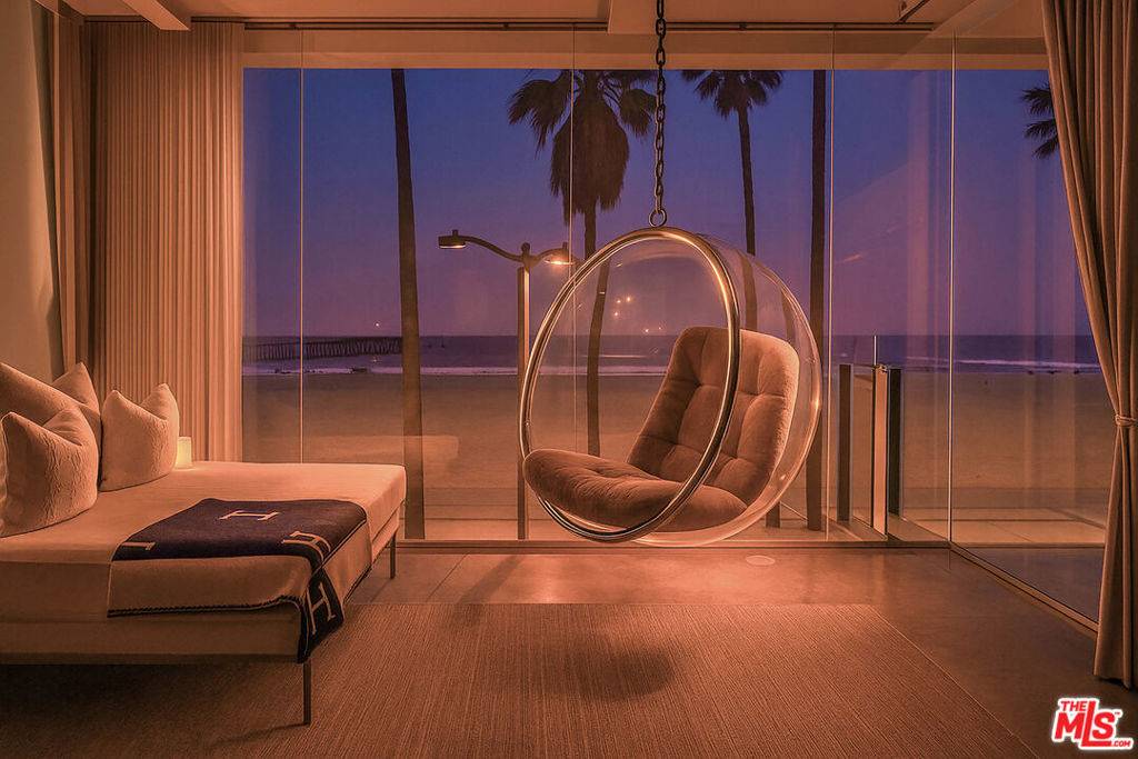 Venice, CA 90291,2911 Ocean Front WALK
