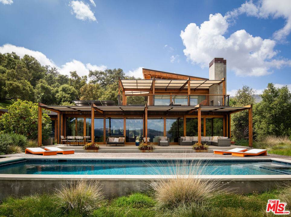 Topanga, CA 90290,22575 Monte Vista DR