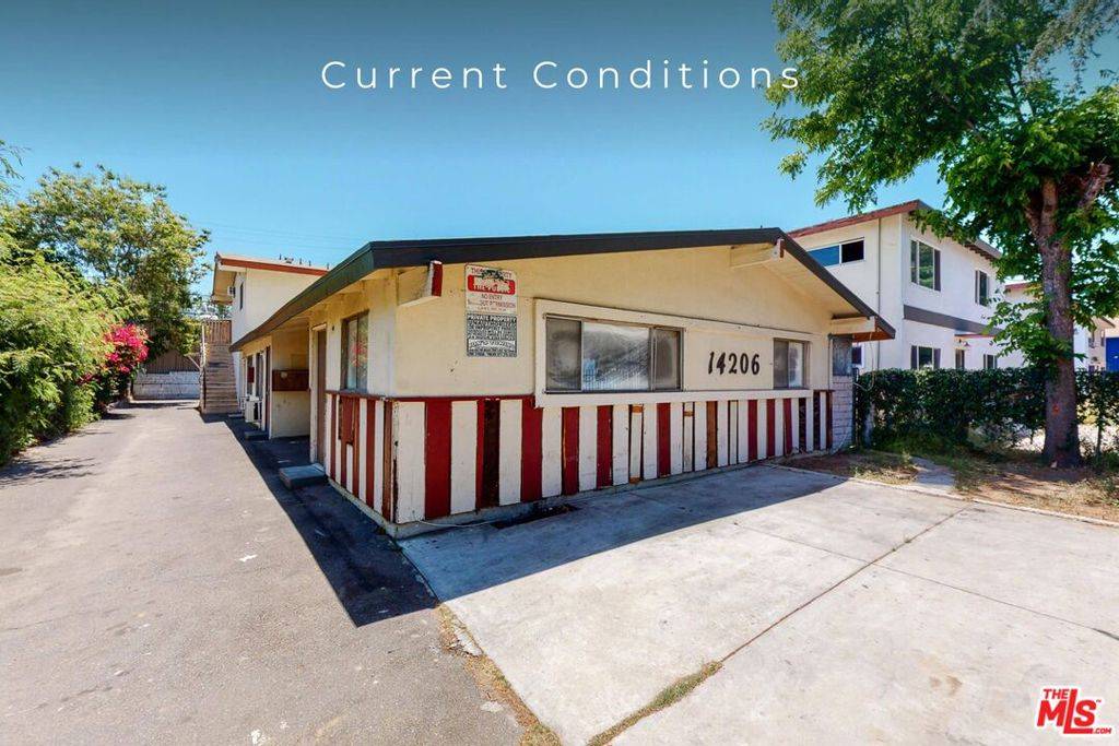Van Nuys, CA 91401,14206 Calvert ST