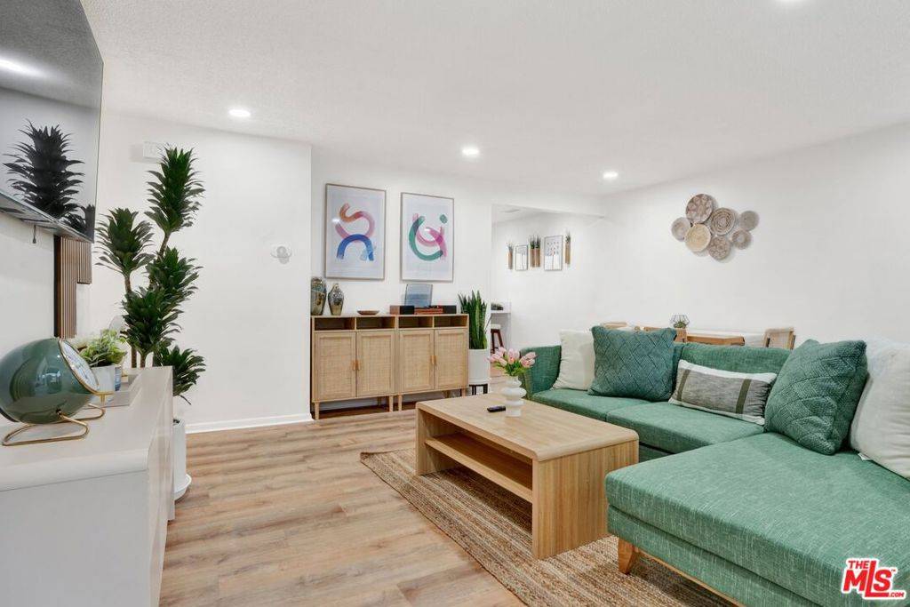 Los Angeles, CA 90063,3924 Dwiggins ST