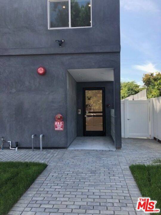 Los Angeles, CA 90034,5862 DAVID AVE #102