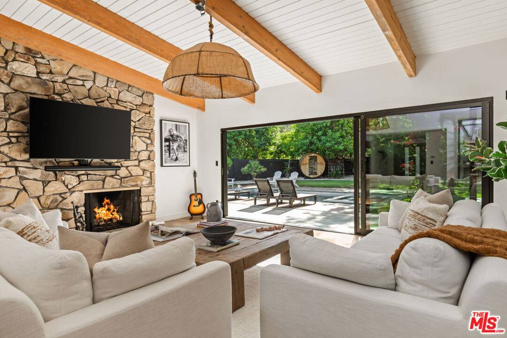 Woodland Hills, CA 91367,5831 Elba PL