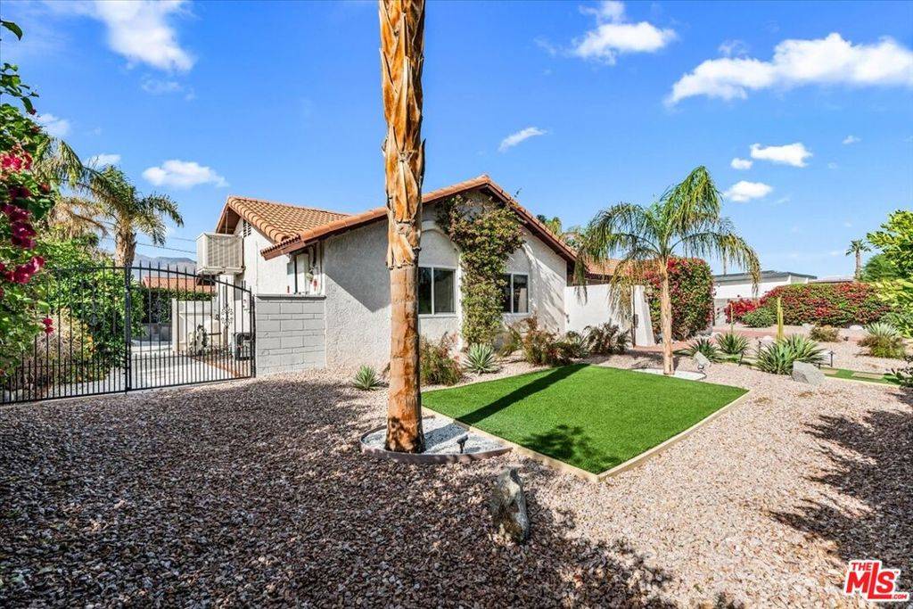 Palm Springs, CA 92262,2011 N San Antonio RD