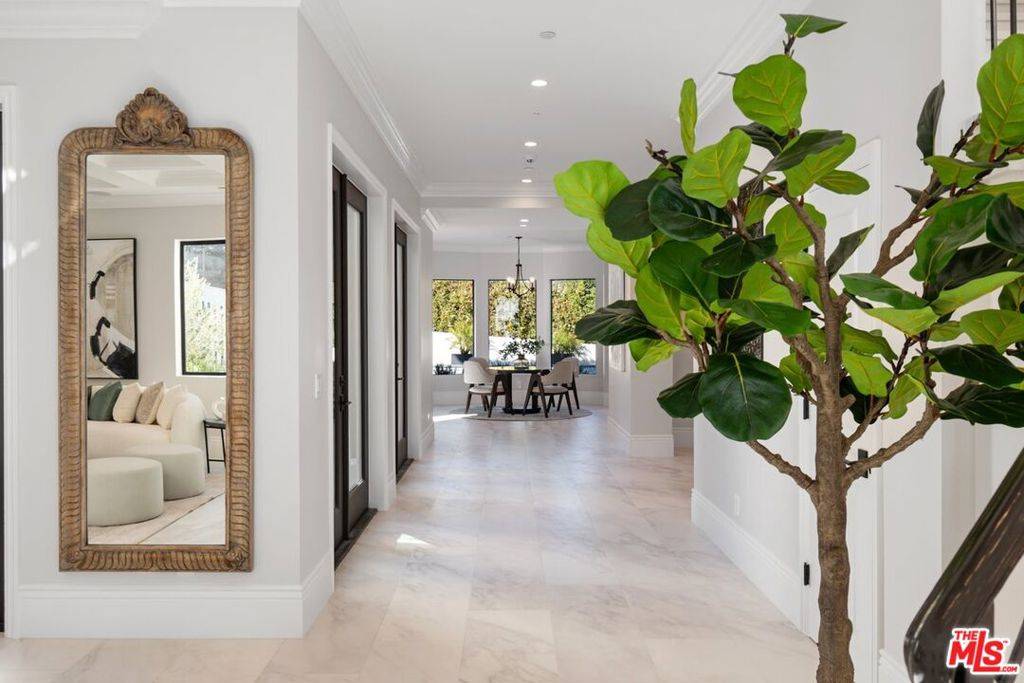 Tarzana, CA 91356,4351 Vanalden AVE