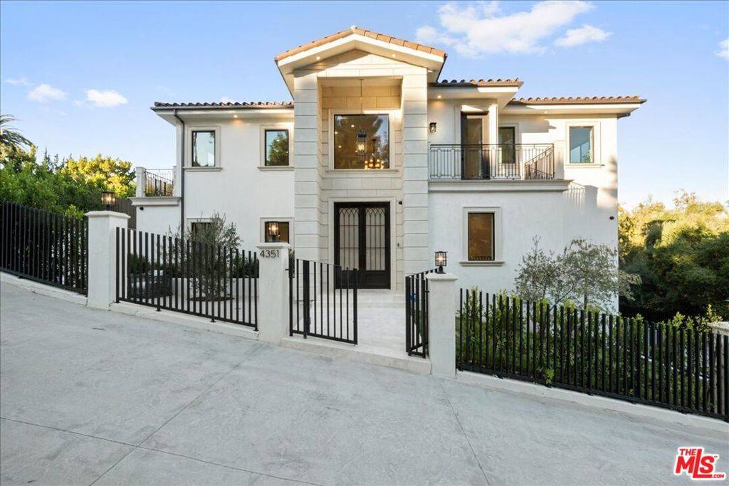 Tarzana, CA 91356,4351 Vanalden AVE