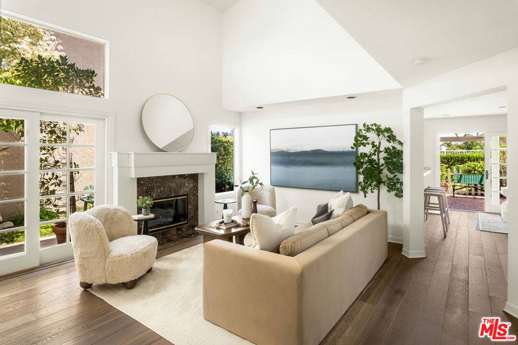 Calabasas, CA 91302,24711 Via Madera