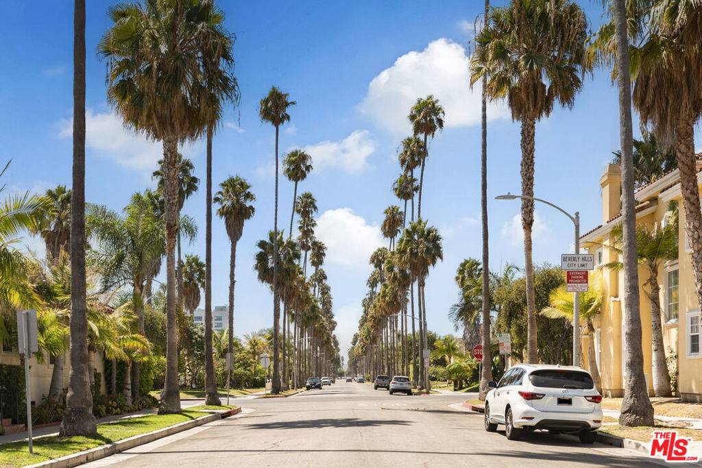 Los Angeles, CA 90048,486 S Sherbourne DR