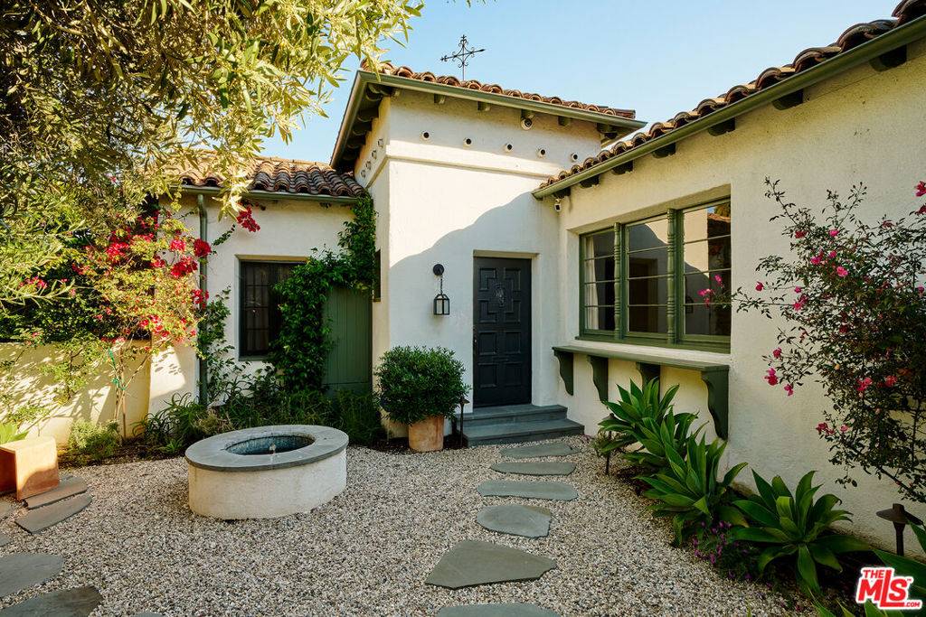 Los Angeles, CA 90027,3431 Lambeth ST