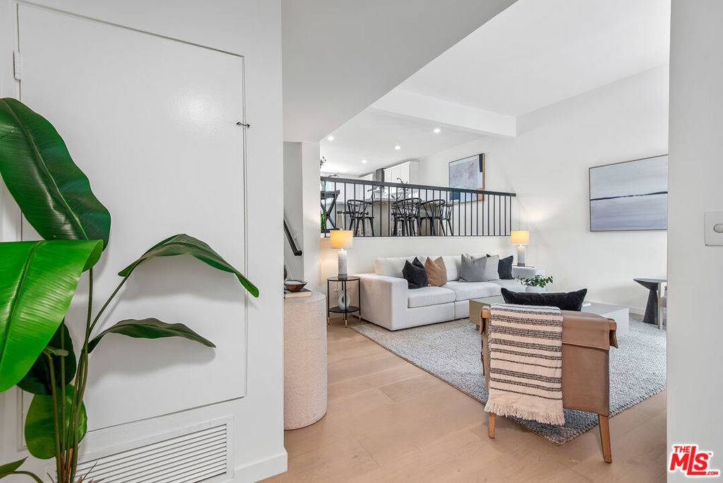 Marina Del Rey, CA 90292,4715 La Villa Marina #B
