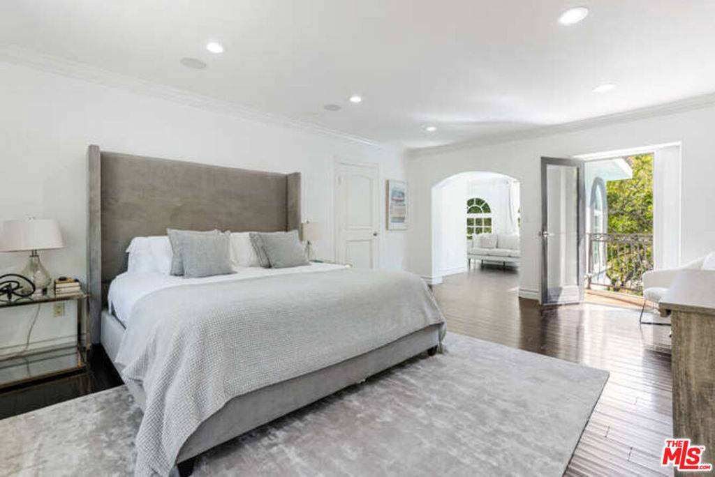 Encino, CA 91316,4507 BALBOA AVE