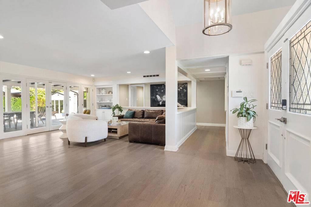 Encino, CA 91316,4909 Encino TER