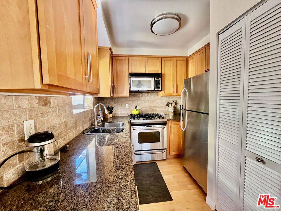 Santa Monica, CA 90403,1144 10th ST #9