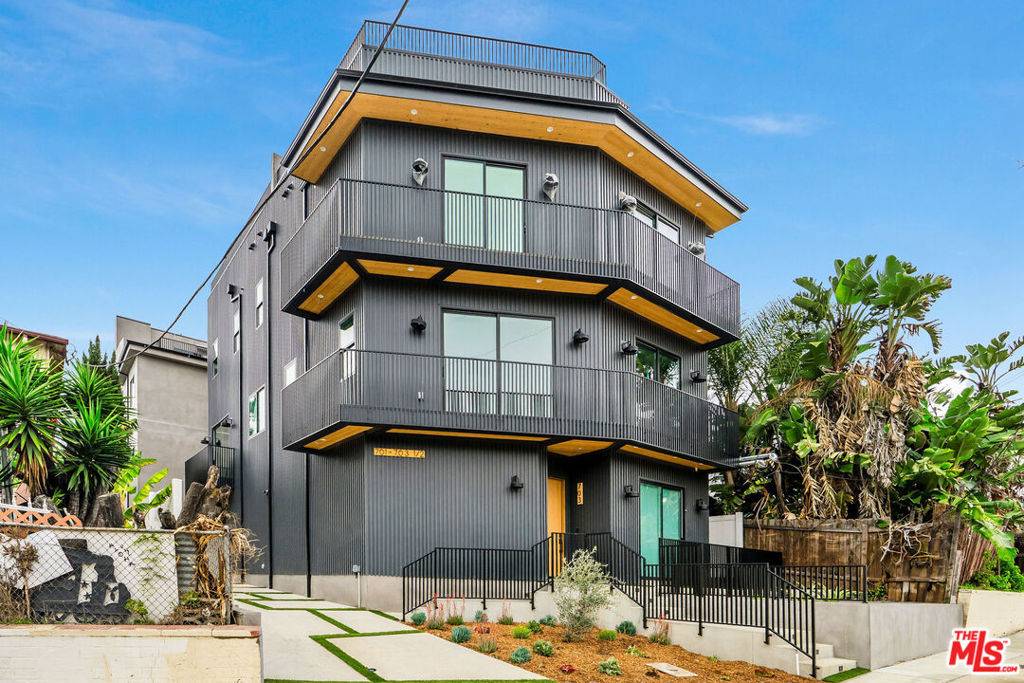 Los Angeles, CA 90026,703 N Vendome ST #2