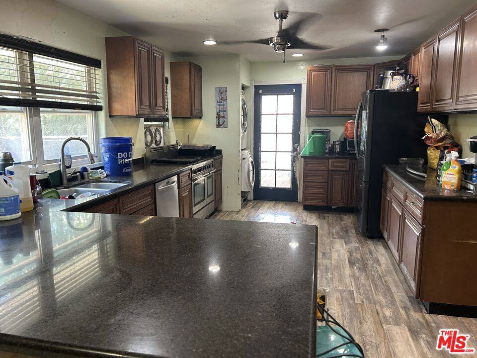 La Verne, CA 91750,1990 7th ST