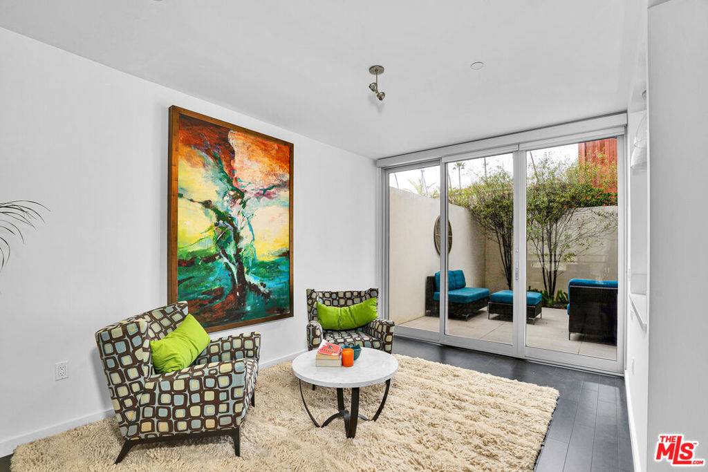 Santa Monica, CA 90405,125 Pacific ST #8