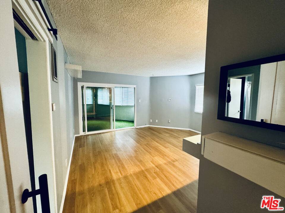 Inglewood, CA 90301,315 N Hillcrest BLVD #11