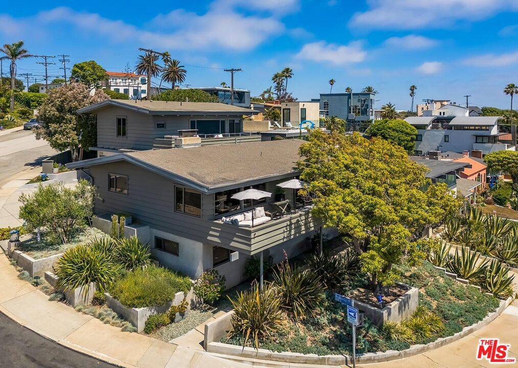 Playa Del Rey, CA 90293,236 Redlands ST