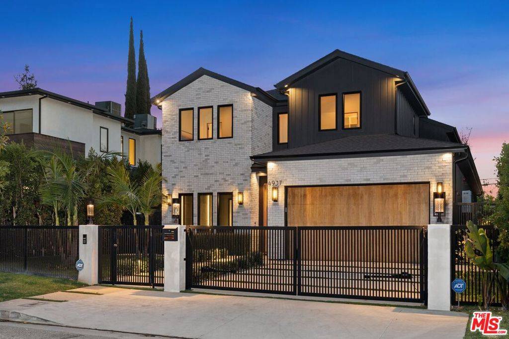 Encino, CA 91436,4937 Rubio AVE